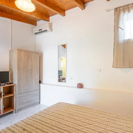 Di Bourtzi Agios Nikolaos (Evia)